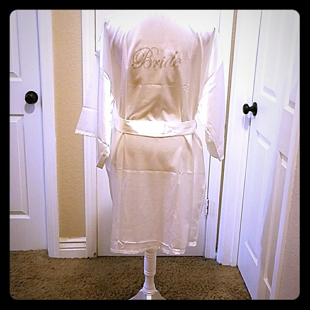 Gorgeous silk Bride Robe